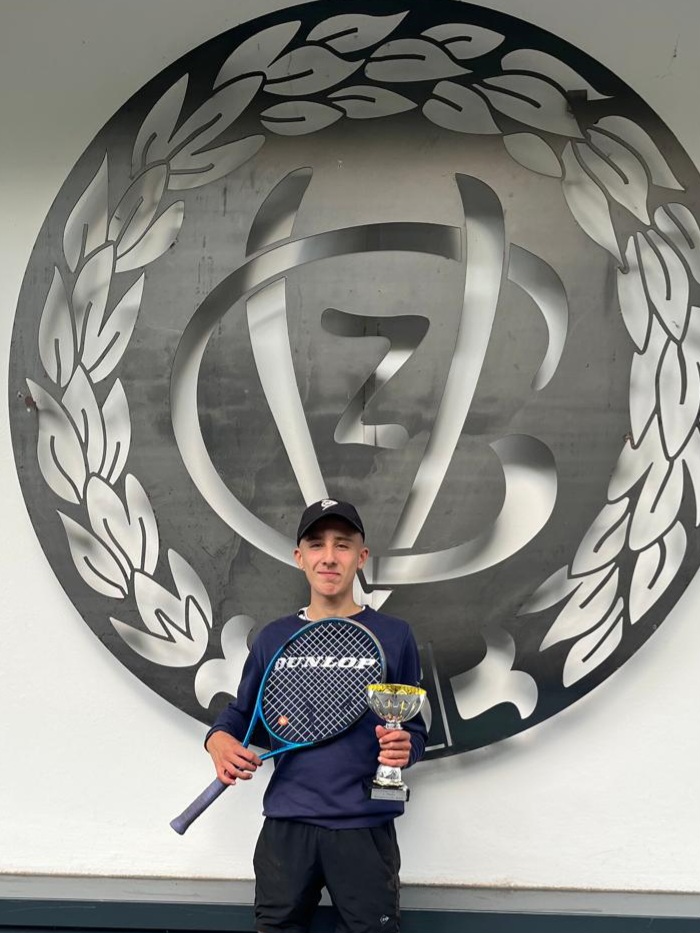 Linus Heubach siegt beim Club zur Vahr/Bremen U18